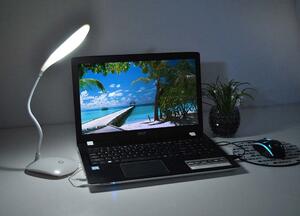 Iso Trade Justerbar skrivbordslampa LED