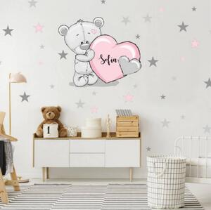 Klistermärke – puderfärgad teddybjörn med stjärnor och ett namn