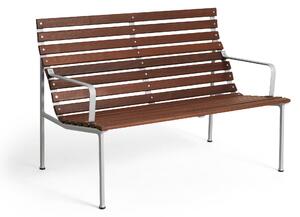 HAY - Traverse loungebänk med armstöd - värmebehandlad oljad ask - Trädgårdsbänkar - Erwan Bouroullec - Träfärgad - Metall/Trä