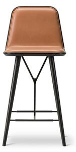 Fredericia Furniture - Spine Wood Base Barstool, Svartlackerad, Svart metall, Lädergrupp 1, 75 Cognac - Barstolar - Space Copenhagen - Brun,Svart - Läder/Trä
