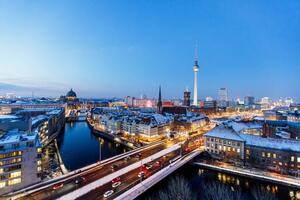 Fotografi Aerial view of Berlin illuminated skyline, Alexander Spatari