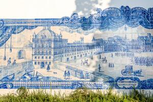 Fotografi Blue tiles on a wall in old town of Lisbon, Santiago Urquijo