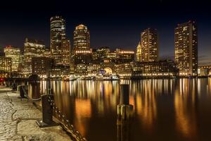 Fotografi BOSTON Fan Pier Park & Skyline at night, Melanie Viola