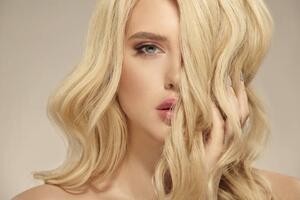 Fotografi Female beauty, hairstyle of blonde long, IL21