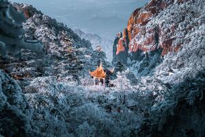 Fotografi Gorgeous pagoda at Huangshan Mountain, Anhui, Jackyenjoyphotography