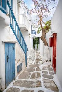 Fotografi Small alley with white Cycladic houses, imageBROKER/Mara Brandl