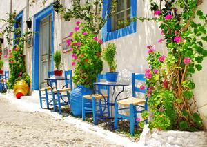 Fotografi Traditional bars and street taverns of Greece, Freeartist