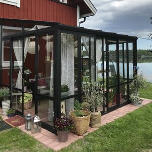 Uterum 10,7m² | Säkerhetsglas och kanalplast | Aluminiumstomme | Svart