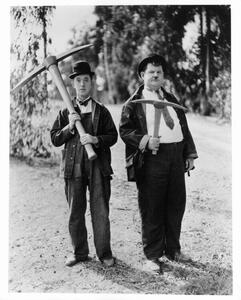 Fotografi Stan Laurel And Oliver Hardy In 'The Hoose-Gow', Archive Photos