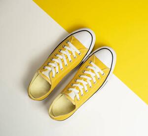 Fotografi Yellow sneakers, John Lawson