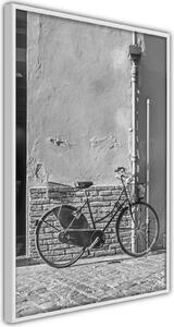 Inramad Poster / Tavla - Bicycle with Black Tires - 40x60 Guldram