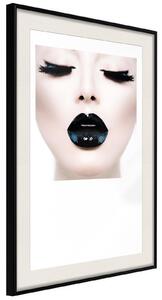 Inramad Poster / Tavla - Black Lipstick - 30x45 Guldram
