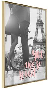 Inramad Poster / Tavla - Love in Paris - 30x45 Guldram