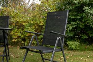 BREKKI Matbord 150x90 cm + 6 stolar + Parasoll - Svart | Utemöbler