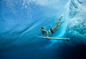 Konstfotografering Female Pro surfer at Cloud Break Fiji, Justin Lewis, (40 x 26.7 cm)
