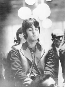 Fotografi Paul McCartney meditating, 1967
