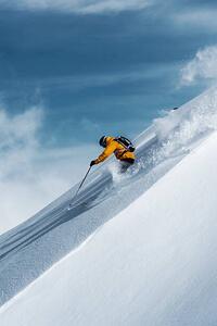 Konstfotografering Mid adult male skier speeding downhill,, Ross Woodhall, (26.7 x 40 cm)