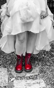 Konstfotografering bride in white dress and red amphibians, Brothers_Art, (24.6 x 40 cm)