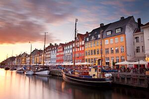 Konstfotografering Sunset on Nyhavn Canal, Copenhagen, Denmark., Benjeev Rendhava, (40 x 26.7 cm)
