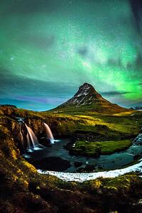 Konstfotografering Aurora borealis at Mount Kirkjufell Iceland, SuppalakKlabdee, (26.7 x 40 cm)