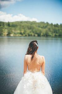 Konstfotografering Sexy back of beautiful bride by the lake, Pekic, (26.7 x 40 cm)