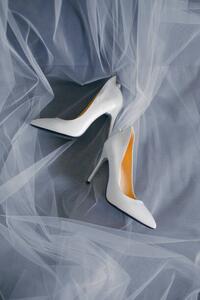 Konstfotografering Bride's shoes with a veil top view close-up, Artem Sokolov, (26.7 x 40 cm)
