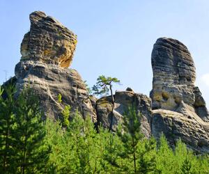 Fotografi Sandstone rock in Hruboskalsko Nature Reserve,, vencavolrab, (40 x 35 cm)
