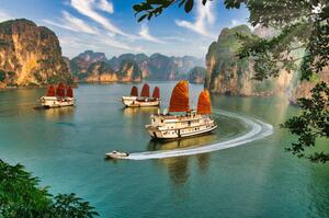 Fotografi Magnificent beauty of Ha Long Bay, Copyright by 8Creative.vn, (40 x 26.7 cm)