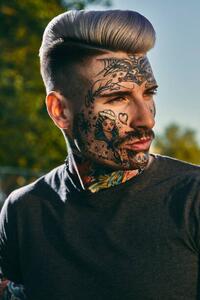 Konstfotografering Portrait of tattooed young man outdoors, Westend61, (26.7 x 40 cm)