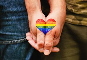 Konstfotografering Rainbow heart drawing on hands, LGBTQ, With love of photography, (40 x 26.7 cm)