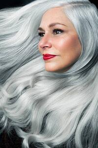 Fotografi 3/4 profile of woman with long, white hair., Andreas Kuehn, (26.7 x 40 cm)