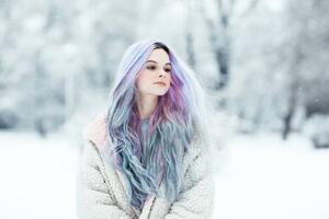 Fotografi Beautiful young woman with colorful dyed hair, Jasmina007, (40 x 26.7 cm)