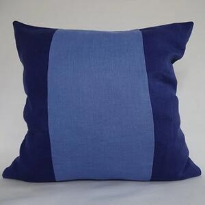 Randigt kuddfodral ljusblått och mörkblått i tvättat sanforiserat linne 50x50