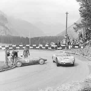 Fotografi Switzerland Motorsport Heini Walter, 1961, (40 x 40 cm)