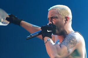 Fotografi Eminem live in Hamburg 2001, Gareth Davies