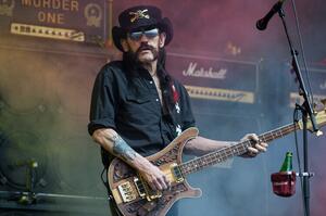 Fotografi Lemmy Kilmister of Motorhead at Glastonbury Festival 2015, Samir Hussein