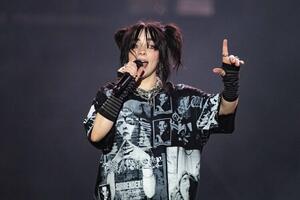 Fotografi Billie Eilish at Glastonbury Festival 2022, Joseph Okpako