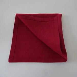 Röd servett i linne ca 45x45 cm enkel söm