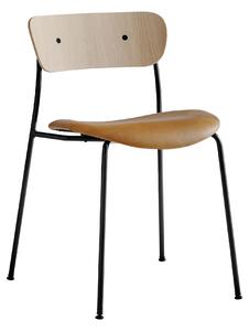 &Tradition - Pavilion AV3, Lacquered Oak Leather cat.2, Noble Cognac - Matstolar - Anderssen & Voll - Metall/Trä