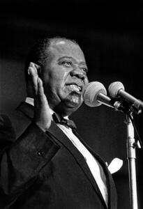 Fotografi American Trumpet Player and Singer Louis Armstrong on Stage in Paris June 5, 1965