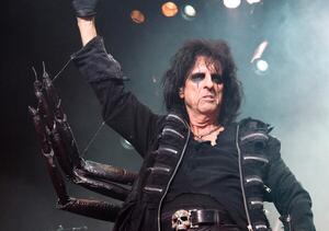 Fotografi Alice Cooper at The Manchester Apollo