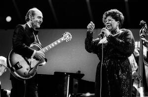 Fotografi Ella Fitzgerald performing at the Bussoladomani, 1980