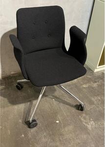 Bent Hansen - Primum Chair Dynamic - Kontorsstol - Mörkblå Grain 60999 - Krom med hjul - H: 81, D: 60,5, SH: 46, SD: 44, ARH: 69 cm