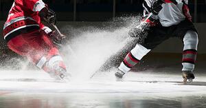 Fotografi Ice hockey players facing off, Ryan McVay