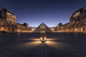 Fotografi Dark Louvre, Jorge Ruiz Dueso