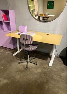 Montana - HILOW2160 Work Desk - Skrivbord - Cumin / Snow - W160 x H62.4-125.1 x D80 cm