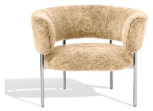 Møbel Copenhagen - Font Lounge Armchair - Lounge stol - Sheepskin Honey - Polished Steel Frame - W80 D76 H67 SH38 cm