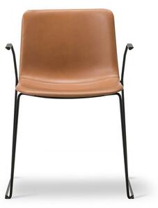 Fredericia Furniture - Pato Sledge Armchair 4112 by Welling/Ludvik - Seat Upholstery - Matstol - Max 95 Cognac - W55,5 x D52 x H79,5 x SH47,5 cm