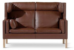 Fredericia Furniture - Mogensen 2-Seater Coupé Sofa 2292 by Børge Mogensen - Soffa för 2 personer - Max 92 Tan / Soaped Oak - W154 x D89 x H106 x SH42 cm