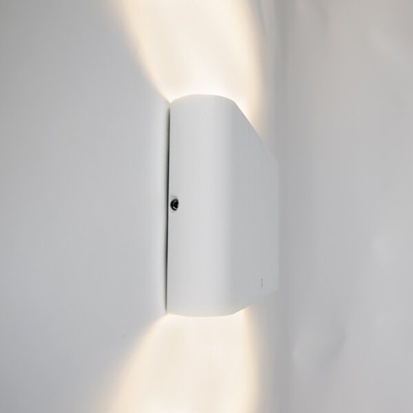 Modern utomhusvägglampa vit 17,5 cm inkl LED IP65 - Batt